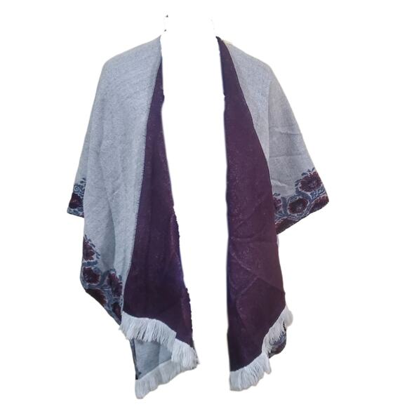 Reversible Floral Fringe trim Shawl - Picture 5 of 6